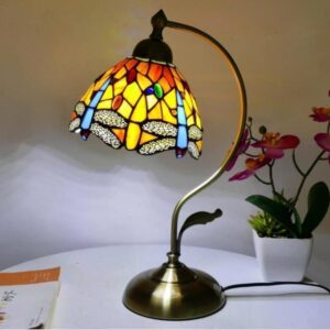 Đèn bàn Tiffany hình vòm bằng đá màu vàng nâu